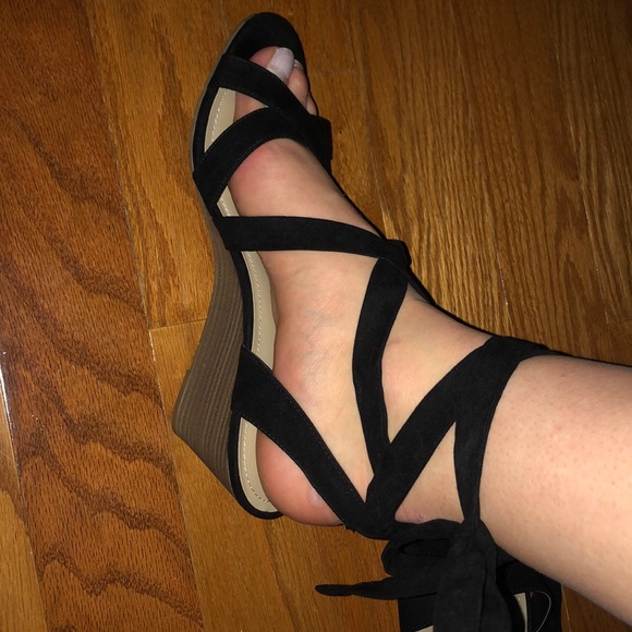 Kenneth Cole Reaction Lace Up Black Sandel - Picture 5 of 6